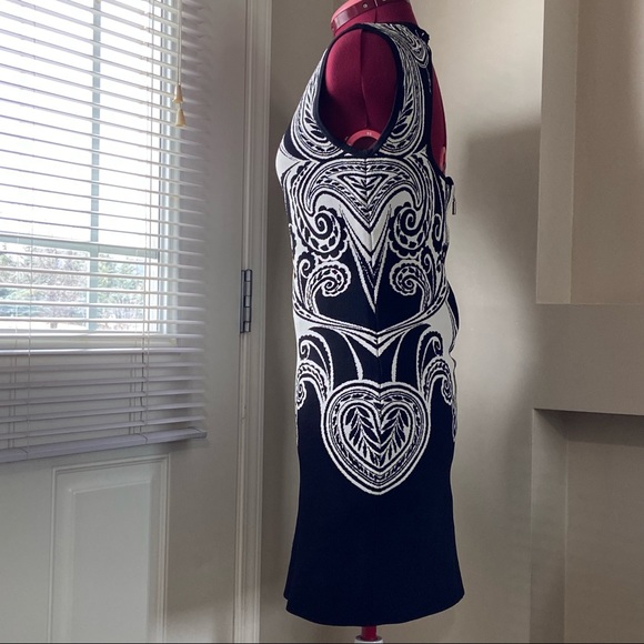 Guess women black and white sleeveless stretch knit bandage dress. Size M. Used - Picture 3 of 9